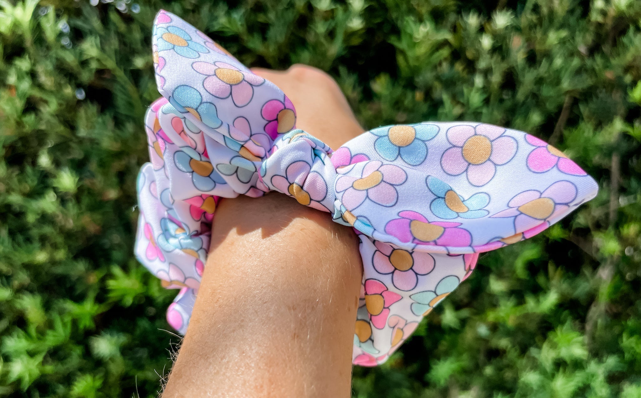 Colorful Daisy Scrunchie