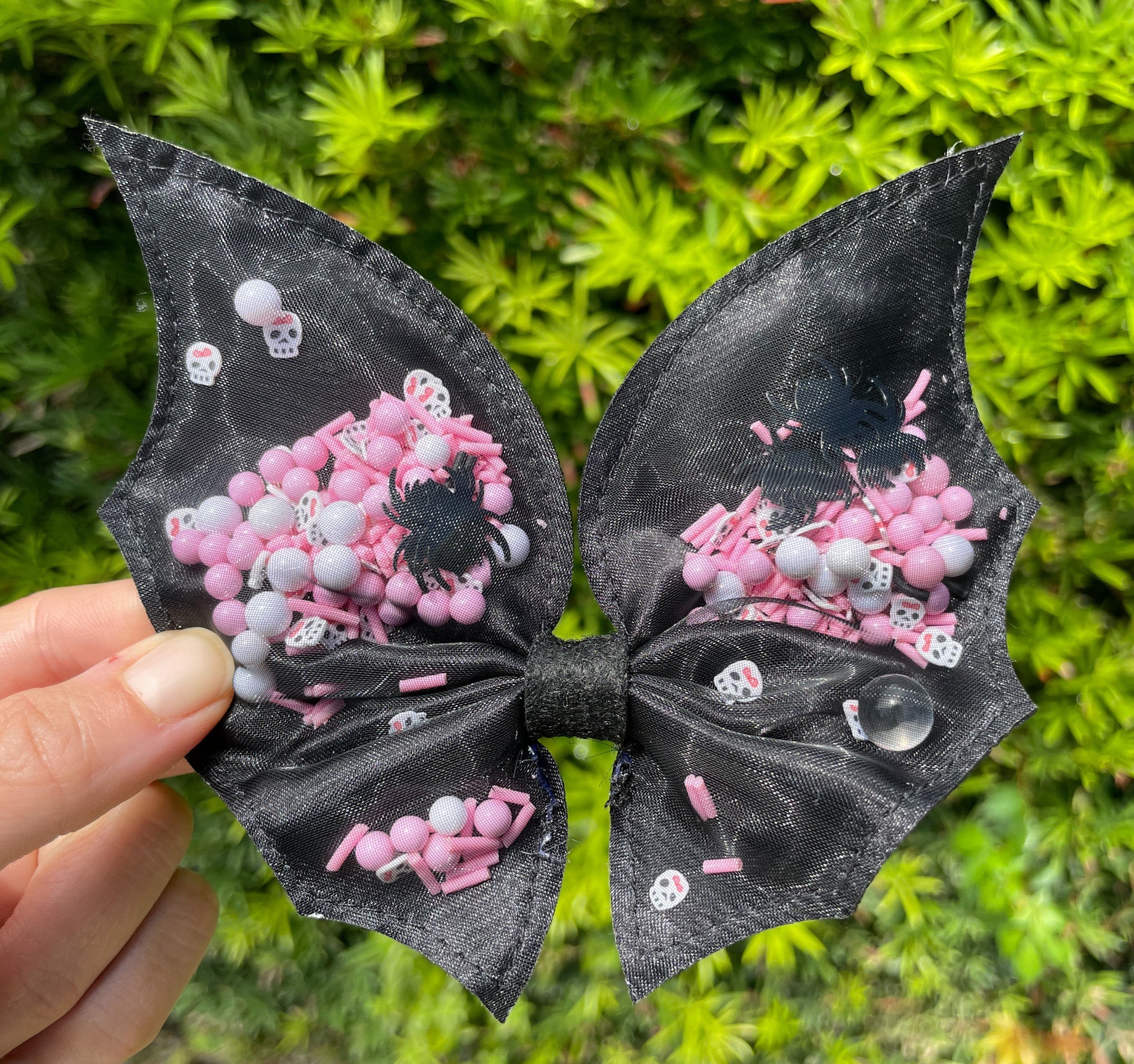 Black Bat Shaker Bow