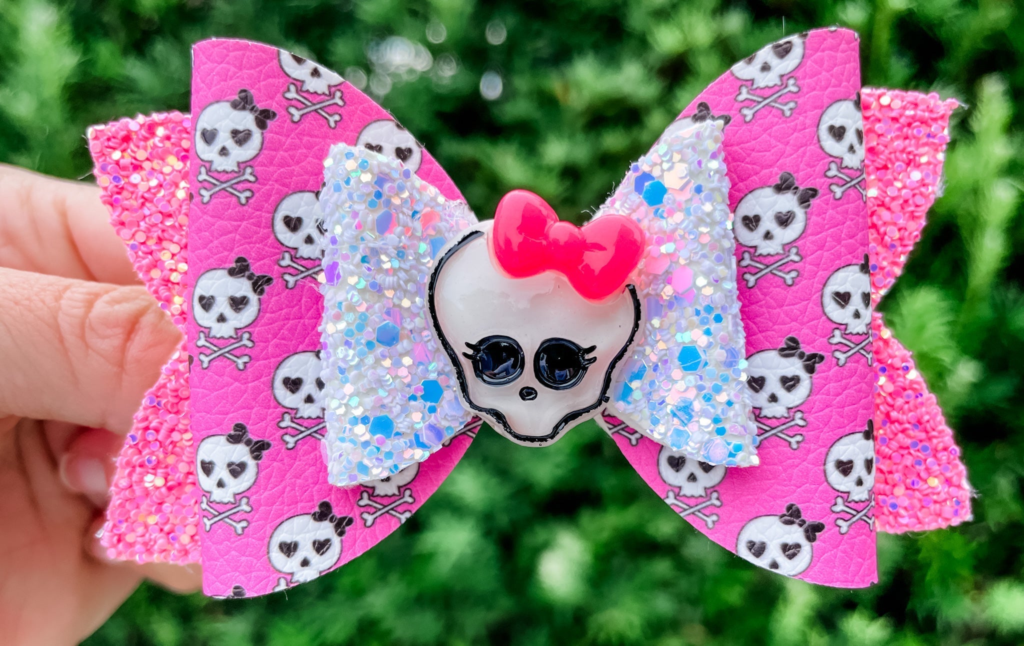 Spooky Skull Bow